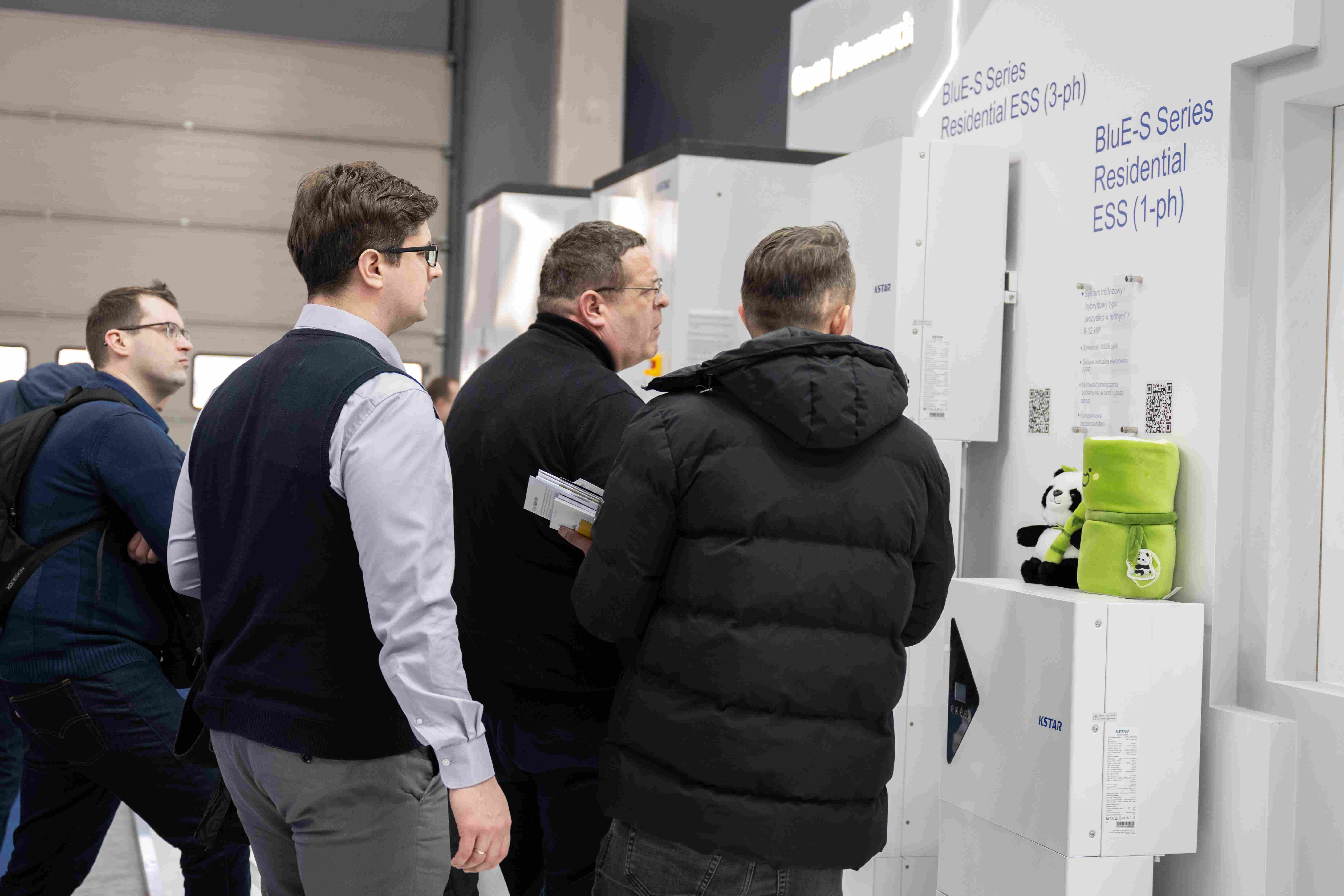 Falowniki serii BlueWave i G firmy KSTAR na targach ENEX 2025