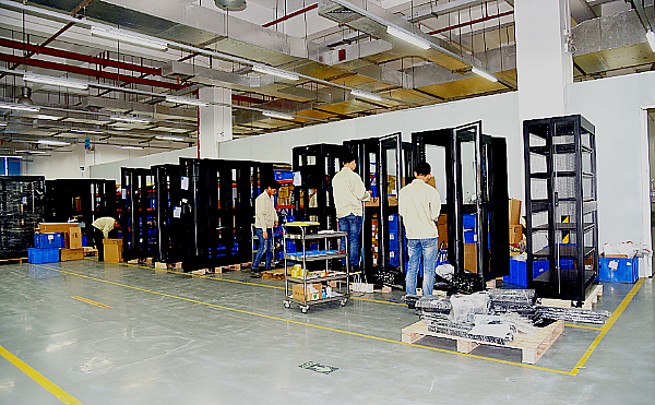 Jak znaleźć najlepszych producentów zasilaczy UPS w Indiach